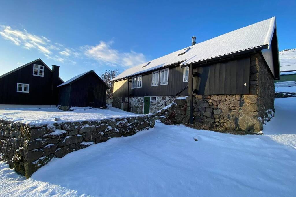 Charming And Authentic Heritage Retreat In Kvivik - Right Next To The River Dış mekan fotoğraf
