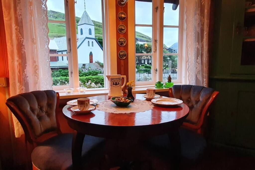 Charming And Authentic Heritage Retreat In Kvivik - Right Next To The River Dış mekan fotoğraf